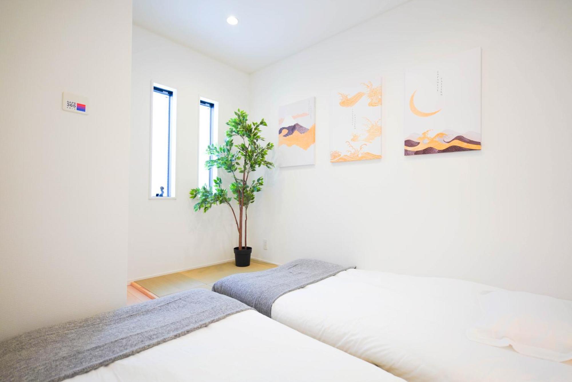 White Color New Design 5ppl Funny Play House 2ldk 大阪
